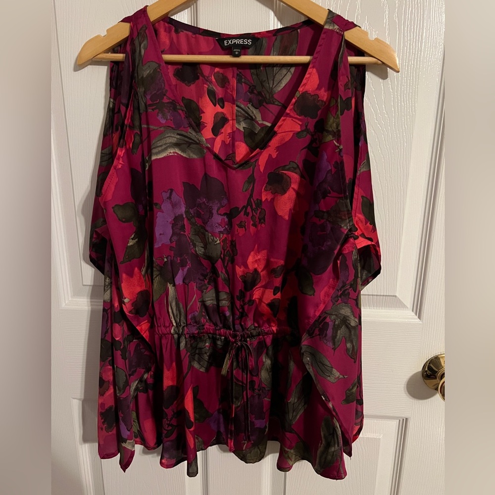 Express | Floral Blouse | Red and Green Floral | Size Medium